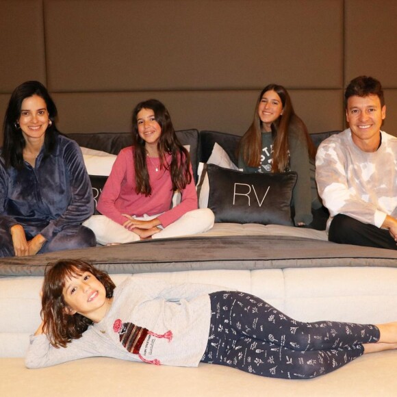 Rodrigo Faro, mulher, Vera Viel e as filhas vão cumprir quarentena após testaram positivo para a Covid-19