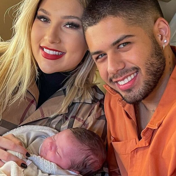 Virgínia atraiu fãs em viagem para Gramado (RS) com a família