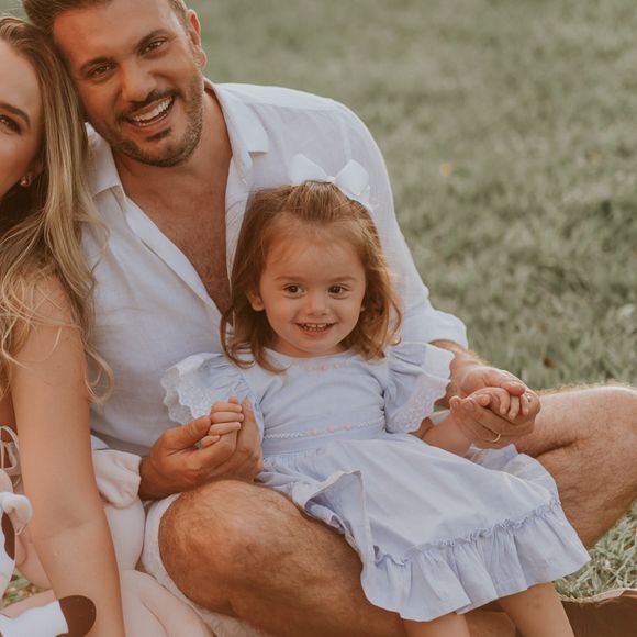 Thaeme terá mais uma filha com o marido, Fábio Elias