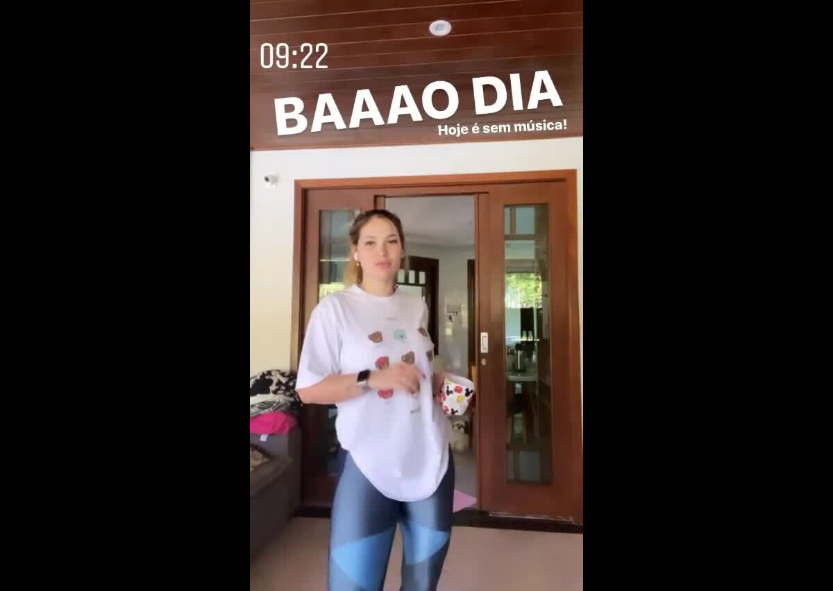 Vídeo: Virgínia costuma dar bom dia dançando ao som da música de Zé Felipe,  mas nesta segunda (12) dançou no mudo - Purepeople