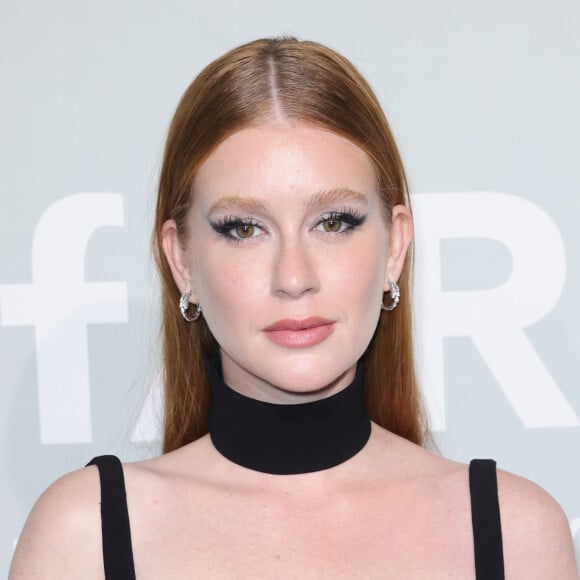 Marina Ruy Barbosa compareceu ao amfAR em Cannes com longo preto