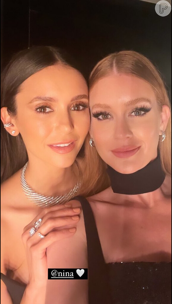 Marina Ruy Barbosa foi flagrafa com o namorado em uma silfie de Nina Dobrev