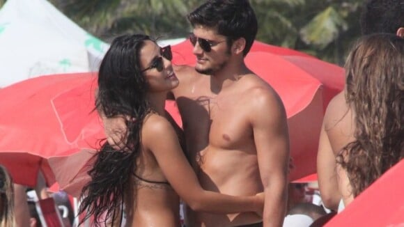 Bruno Gissoni e Yanna Lavigne, a Tamar de 'Salve Jorge', namoram na praia