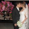 Repórter Vesgo e Gabriela Baptista se casam em São Paulo, em 21 de novembro de 2014