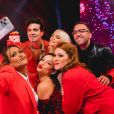 Juliette, Luan Santana, Luísa Sonza, Ana Clara, Lucas Rangel e Camila Loures fizeram a tradicional selfie em bastidor