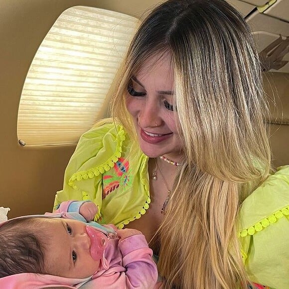 Virgínia levou a pequena Maria Alice para a viagem