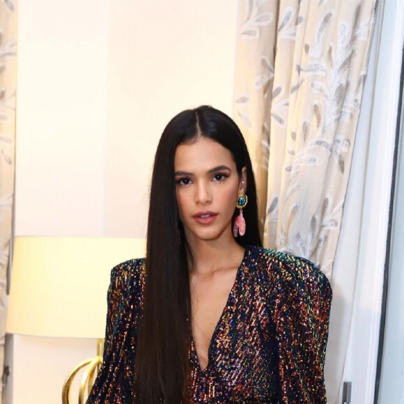 Bruna Marquezine e Ricky Tavares interpretam um casal na série 'Maldivas'