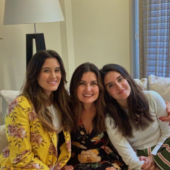 Bia Bonemer e Laura Bonemer emprestam roupas para a mãe, Fátima Bernardes