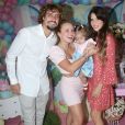 Larissa Manoela se divertiu em aniversário da filha de Eike Duarte e Natalia Vivacqua