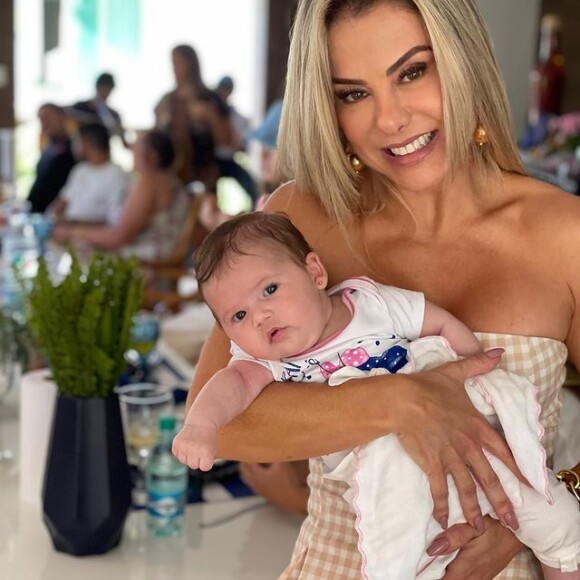 Poliana Rocha é casada com Leonardo e sua única neta é Maria Alice