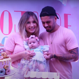 Virgínia Fonseca mostra detalhes do terceiro mesversário de Maria Alice, mas acaba derrubando parte da decoração