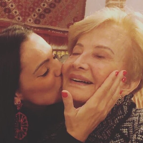 Nora de Glória Menezes, Mocita Fagundes compartilhou foto beijando a atriz: 'Mudança de ares sempre é bacana'