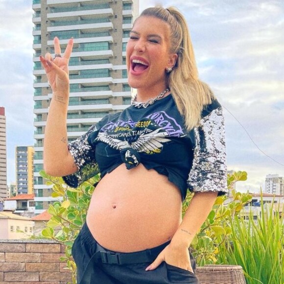 Lorena Improta contou que tem evitado relações sexuais no fim da gravidez