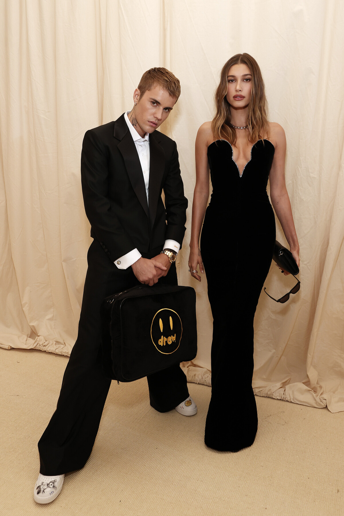 Foto MET Gala 2021 Justin Bieber Usou Smoking La Maison Drew E Hailey 