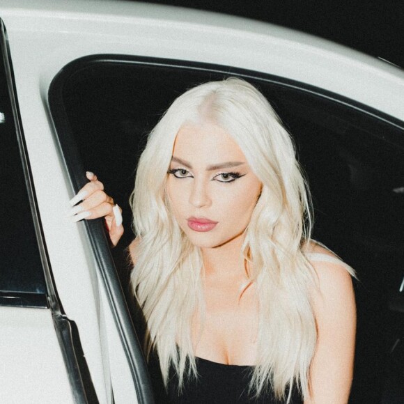 Luísa Sonza usou look provocante e chamou atenção de famosas na web