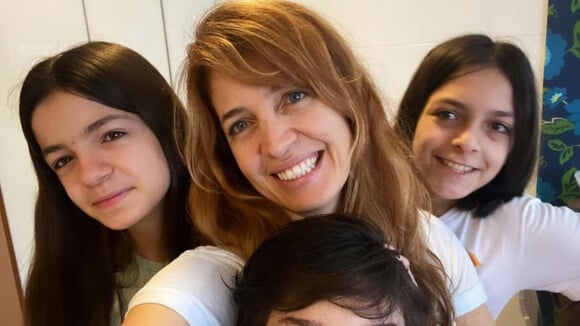 Poliana Abritta comemora aniversário dos filhos trigêmeos com vacina e foto rara: 'Alegria'