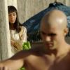Na novela 'Gênesis', Neferíades (Dandara Albuquerque) passa a investir em José (Juliano Laham) ao vê-lo na piscina de sua casa