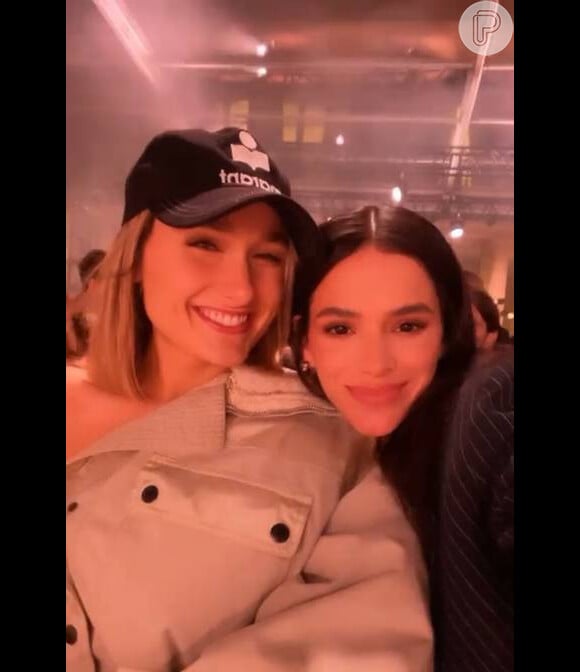 Bruna Marquezine e Sasha Meneghel estiveram na Semana de Moda de Paris, porém só foram vistas juntas em uma ocasião, no dia 30 de outubro