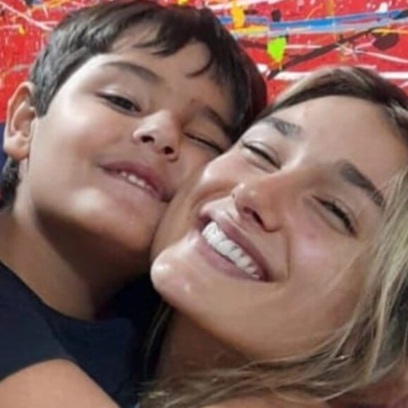 Luciano Szafir publicou foto de Sasha Meneghel com os irmãos e se declarou