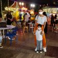 Aline Dias compareceu ao circo ao lado de outros famosos para espetáculo com o filho, Bernardo, de 3 anos