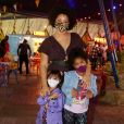 Juliana Alves levou a filha, Yolanda, ao circo no Rio de Janeiro