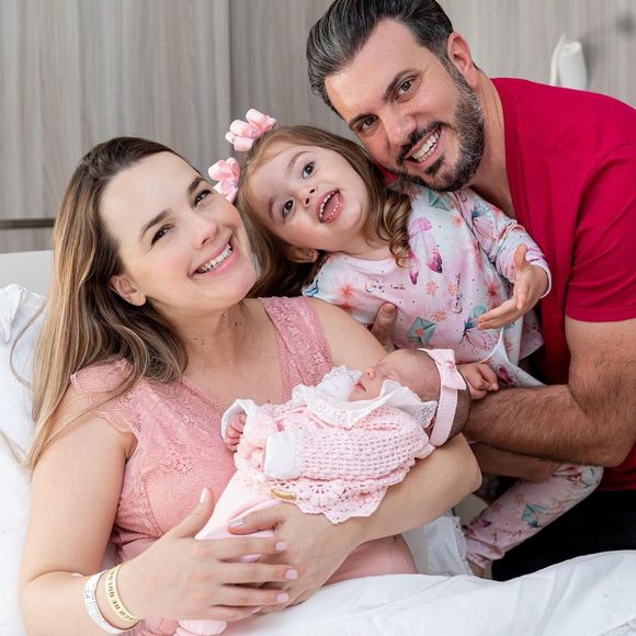 Thaeme Mariôto é casada com empresário Fábio Elias, com quem tem duas filhas