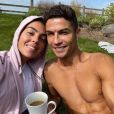   A revelação foi feita em postagem conjunta de Cristiano Ronaldo e a esposa, Georgina Rodríguez  
  