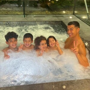 Cristiano Ronaldo já é pai de quatro filhos