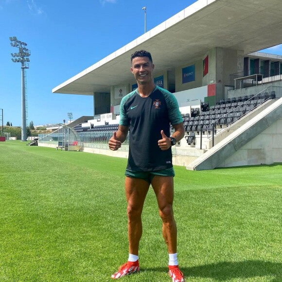 Cristiano Ronaldo joga, atualmente, no Manchester United