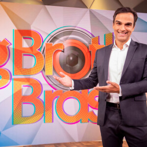 'BBB 22': Tadeu Schmidt fará 'hora extra' comparado aos apresentadores anteriores por decisão da Globo