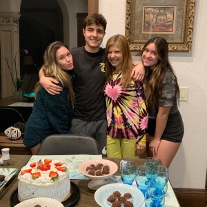 Filhas de Gugu estão a favor da mãe, Rose Miriam, no processo de reconhecimento de união estável com o pai