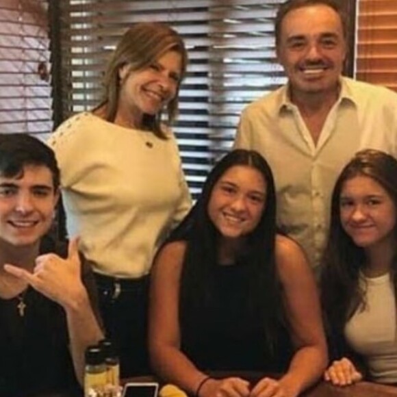 Filhas de Gugu se manifestarem contra o irmão, João Augusto, e a tia, Aparecida Liberato