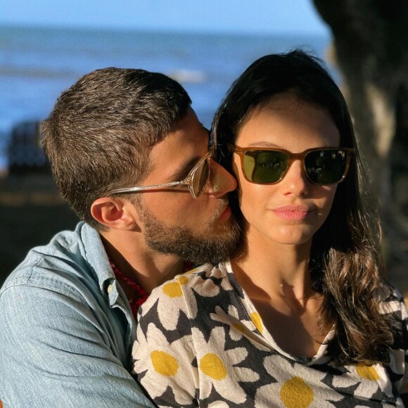 Chay Suede demonstrou gratidão a Laura Neiva: 'Obrigado pelo privilégio de poder te acompanhar'