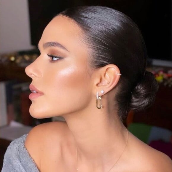 Maquiagem de Bruna Marquezine tinha tons terrosos e bronzer