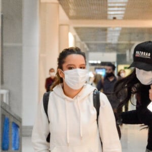 Maiara e Maraisa estiveram em aeroporto do Rio de Janeiro nesta terça-feira (30) 
