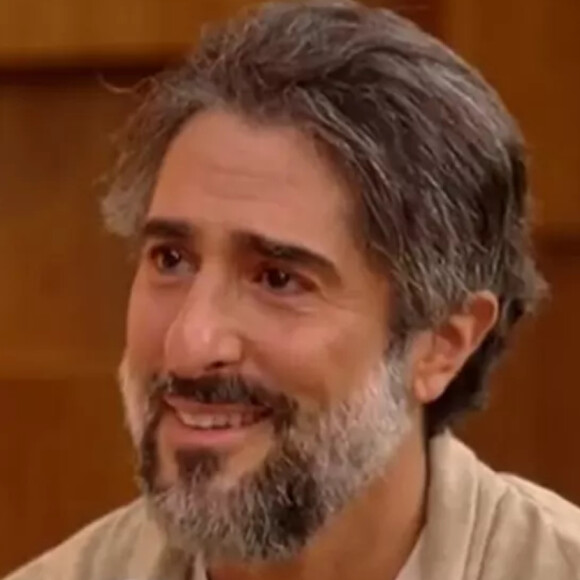 Marcos Mion surgiu emocionado para comemorar sua estreia na vinheta de fim de ano da Globo