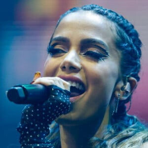 Anitta não se contém em revelar fatos curiosos e desconhecido do público em suas entrevistas