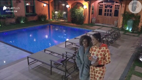 'A Fazenda 13': Sthe Matos explicou em uma conversa que ela e Dynho trocaram carícias quando estavam na piscina da sede