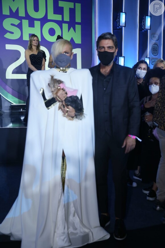 Xuxa Meneghel levou a cadela Doralice para o Prêmio Multishow 2021