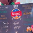   Mãe de Virgínia Fonseca, Margareth Serrão ganhou festa com tema 'Bar da Margô'  