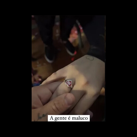 Seguidores notaram que anel é igual ao que Lipe Ribeiro presenteou Viih Tube