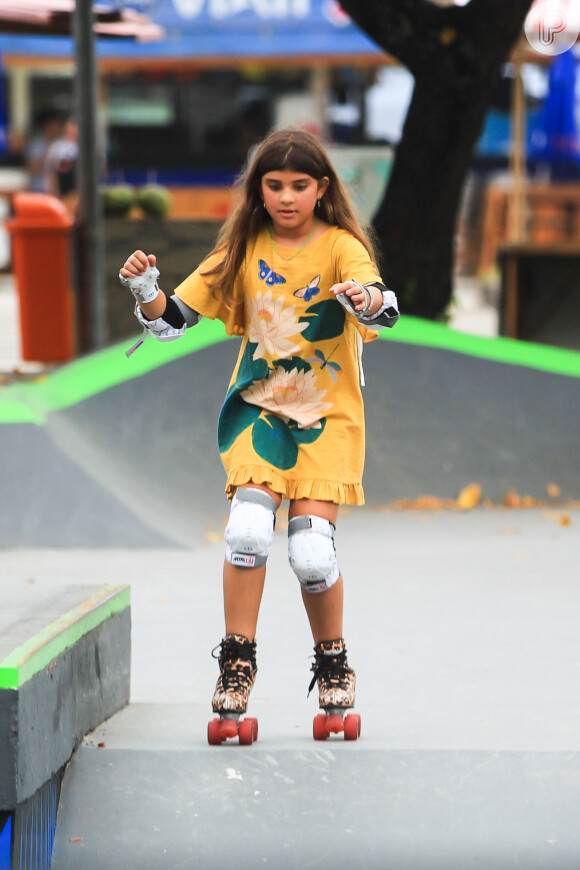 Filha de Cauã Reymond, Sofia curte pista de skate no Rio de Janeiro