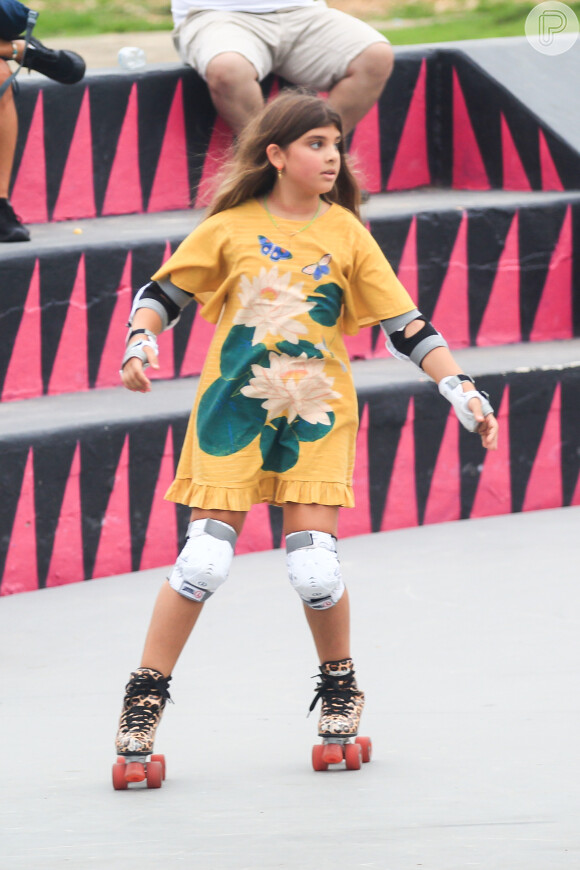 Sofia curte dia patinando em pista no Rio