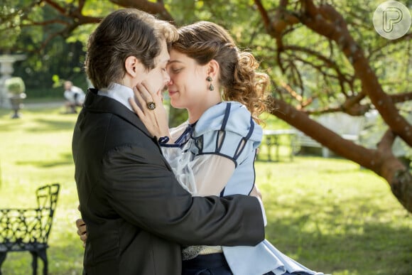 Isabel (Giulia Gayoso) e Gastão (Daniel Torres) formam um casal na novela 'Nos Tempos do Imperador'