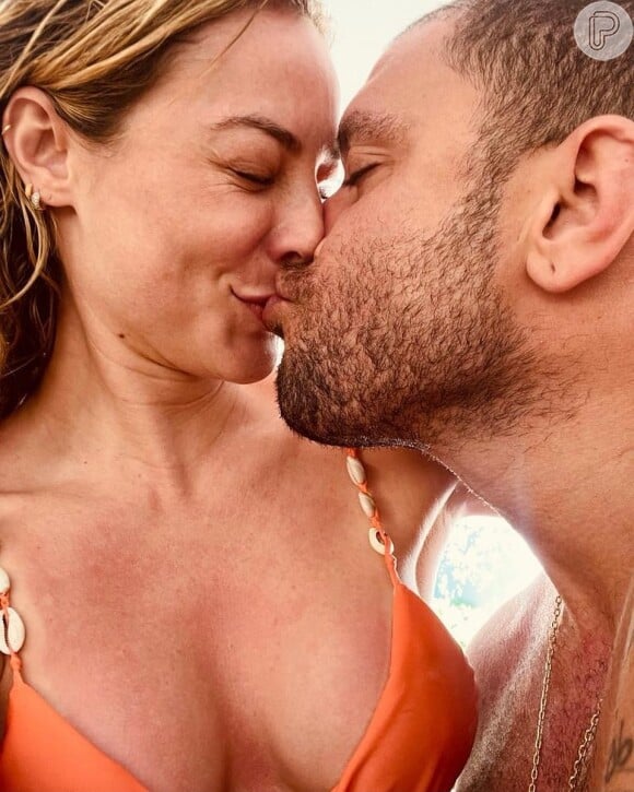 Paolla Oliveira e Diogo Nogueira movimentaram as redes nessa semana com um beijão