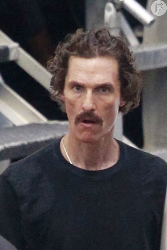 Matthew McConaughey emagreceu 13kg para interpretar um portador do vírus da Aids homofóbico