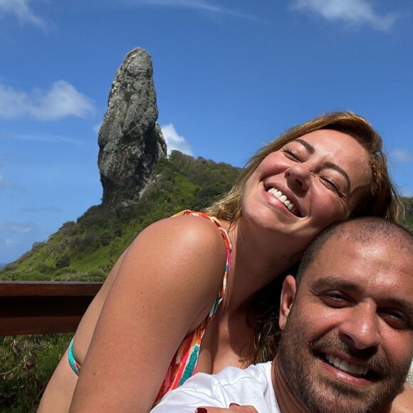 Paolla Oliveira e Diogo Nogueira protagonizaram momentos de muito romantismo durante viagem a Fernando de Noronha