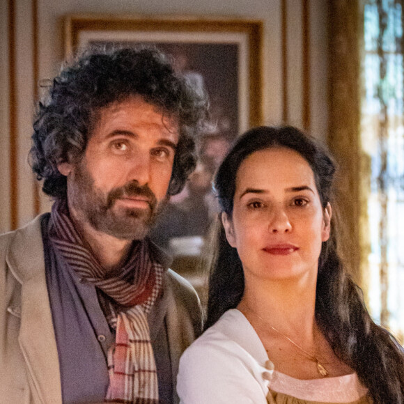 Leônidas (Eriberto Leão) e Heloísa (Paloma Duarte) não se entendem na novela 'Além da Ilusão': 'Encontro de almas que até certo ponto da história não vai se realizar de maneira nenhuma'