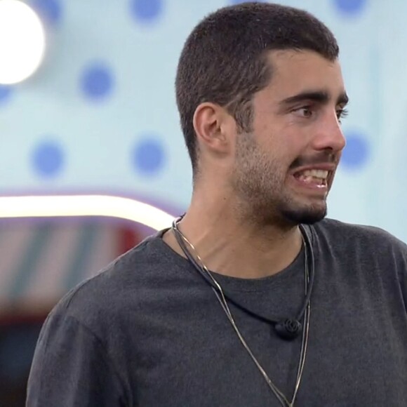 Pedro Scooby corrigiu Douglas Silva no 'BBB 22', dizendo que conhece Jade há cerca de dois meses