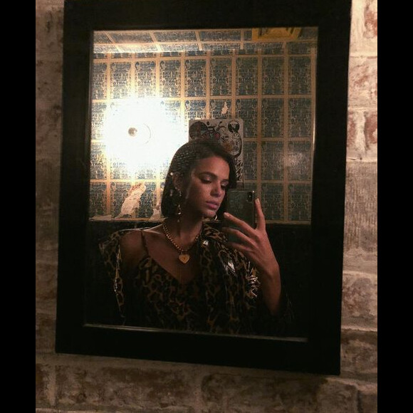 Bruna Marquezine escolheu um conjunto animal print em 2019, quando voltou a visitar o mesmo restaurante de Nova York